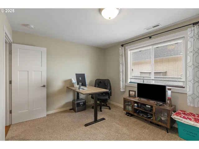 $395,000 | 409 South State Street, Sutherlin, OR 97479