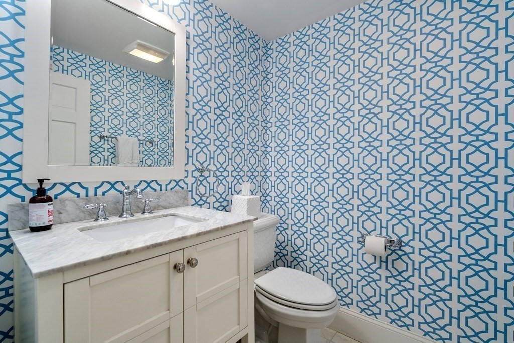 138 Summer Street Weston, MA 02493 - Photo 18 of 34