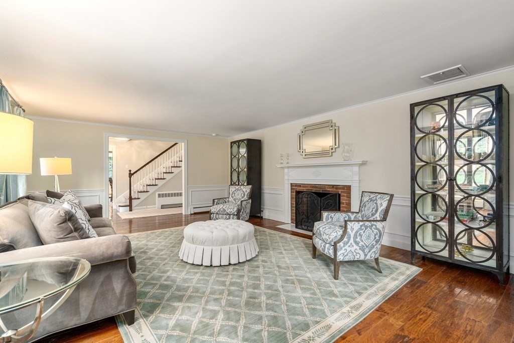 138 Summer Street Weston, MA 02493 - Photo 6 of 34