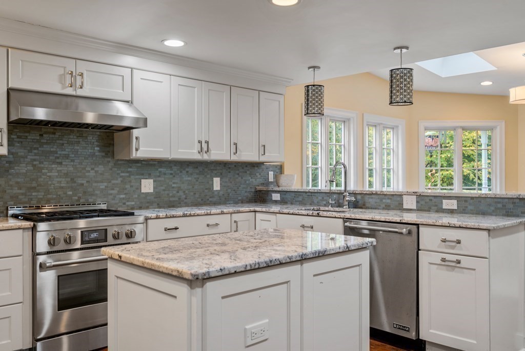 138 Summer Street Weston, MA 02493 - Photo 8 of 34