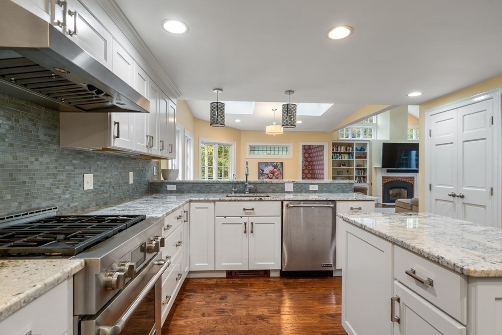 138 Summer Street Weston, MA 02493 - Photo 9 of 34