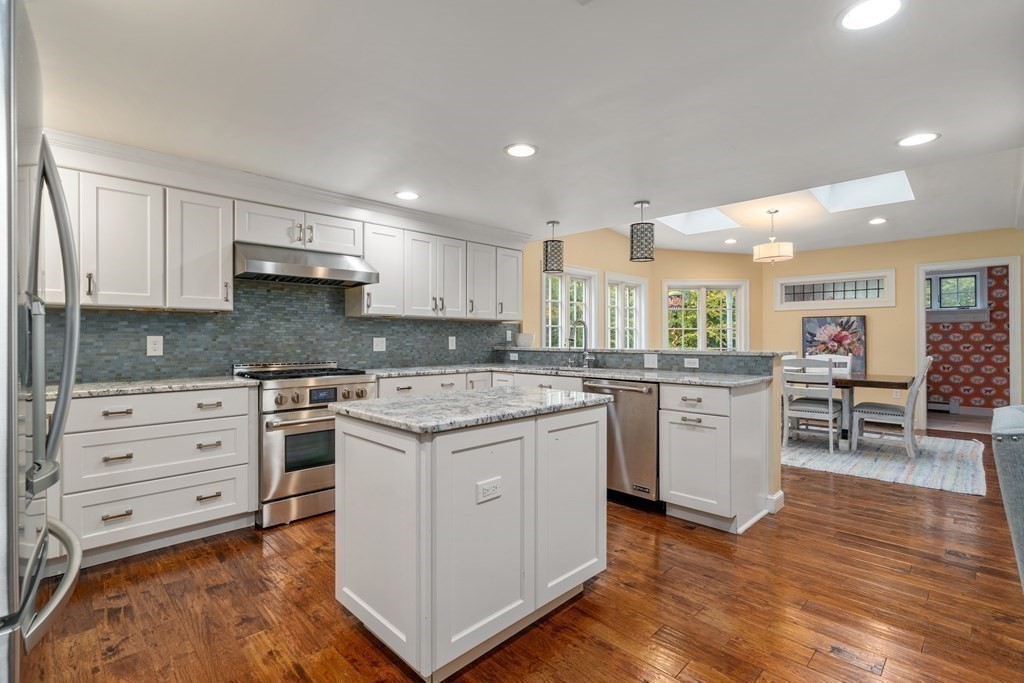 138 Summer Street Weston, MA 02493 - Photo 10 of 34