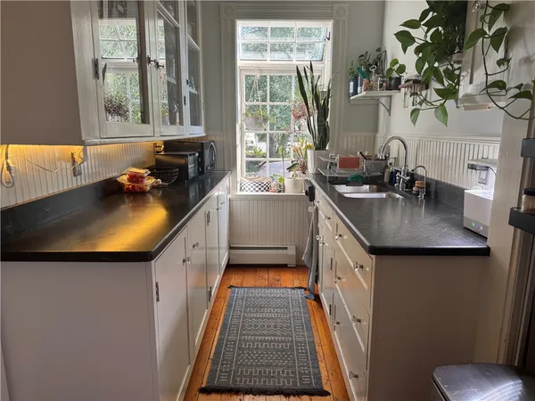 $2,350 | 37 Evergreen Street, Unit 1, Providence, RI 02906
