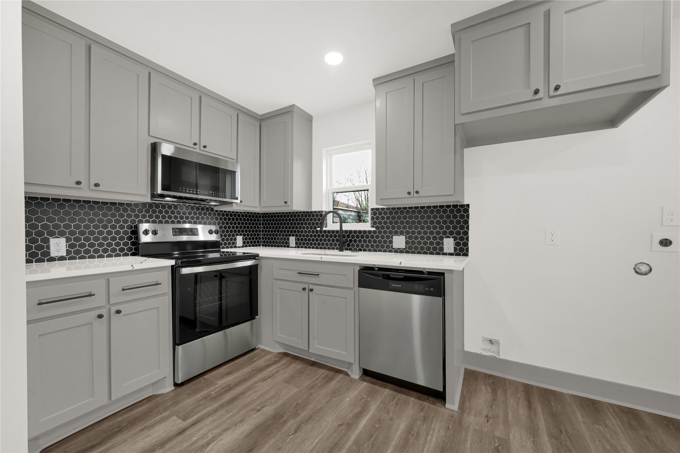 4331 Herridge Street Houston, TX 77022 - Photo 22 of 32