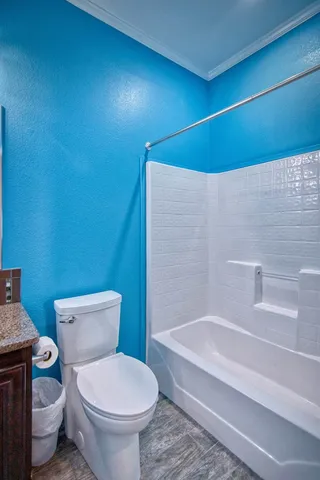 $800,000 | 24300 North Us Highway, London, TX 76854