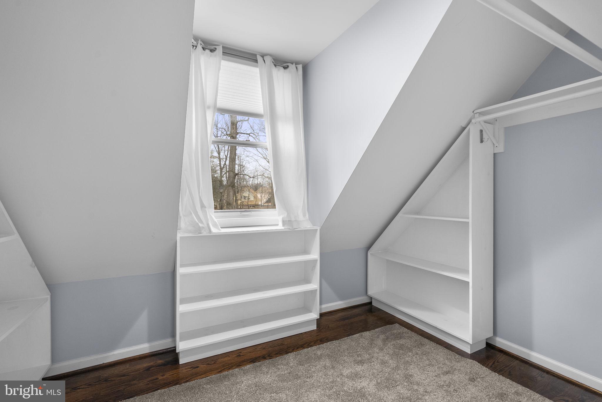 1100 South River Landing Road Edgewater, MD 21037 - Photo 27 of 51 Upstairs second bedroom walk in