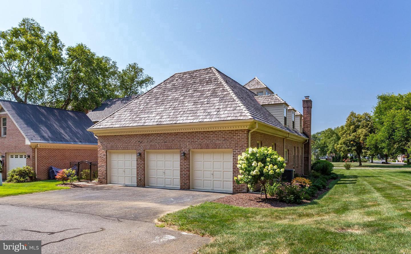 1100 South River Landing Road Edgewater, MD 21037 - Photo 38 of 51 3 Car Garage (rarity in SRL)