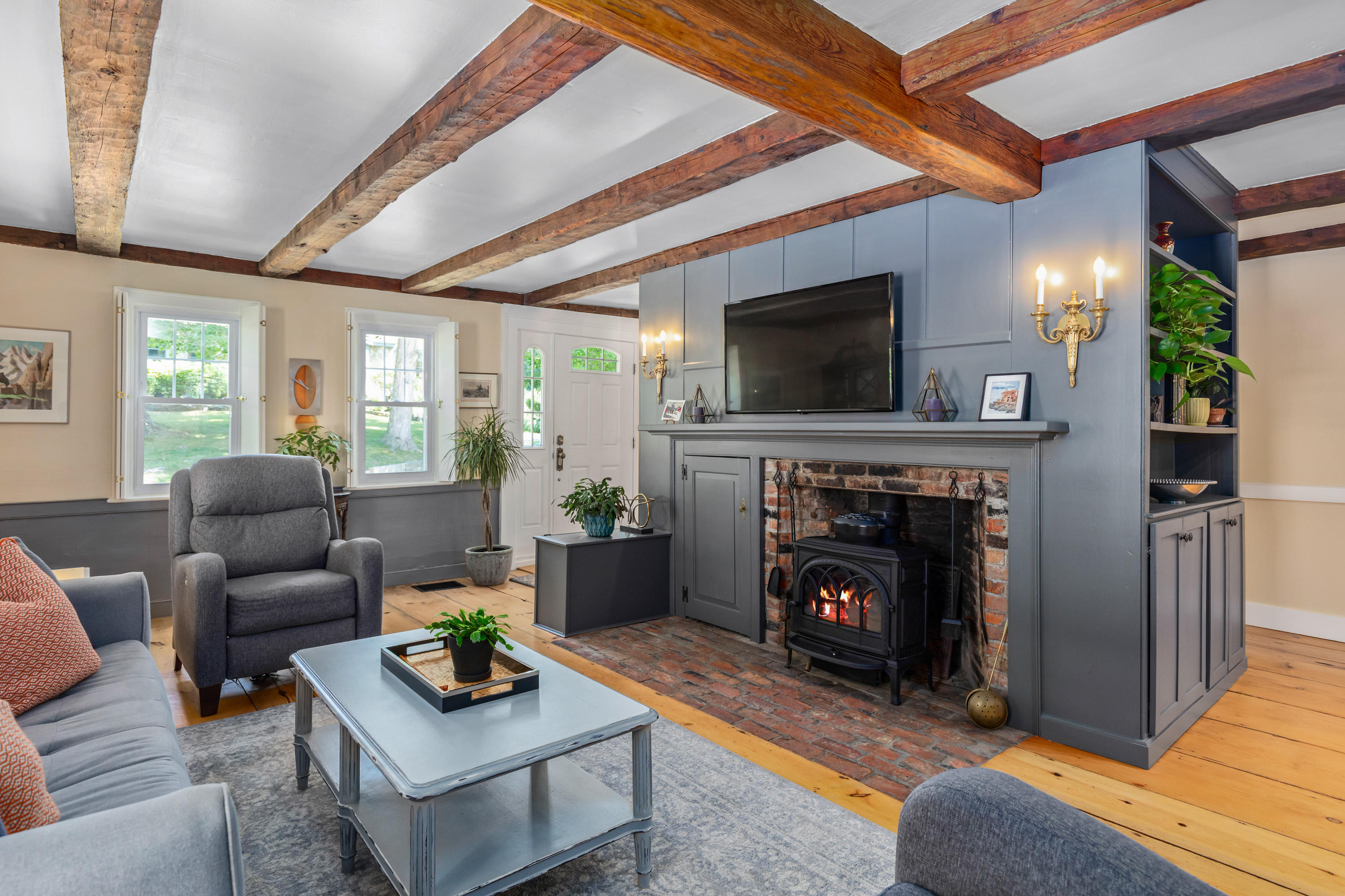 493 Goodwin Road Eliot, ME 03903 - Photo 18 of 61 Living Room