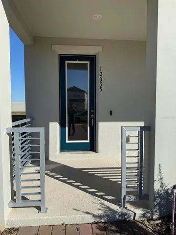a view of a entryway of the house