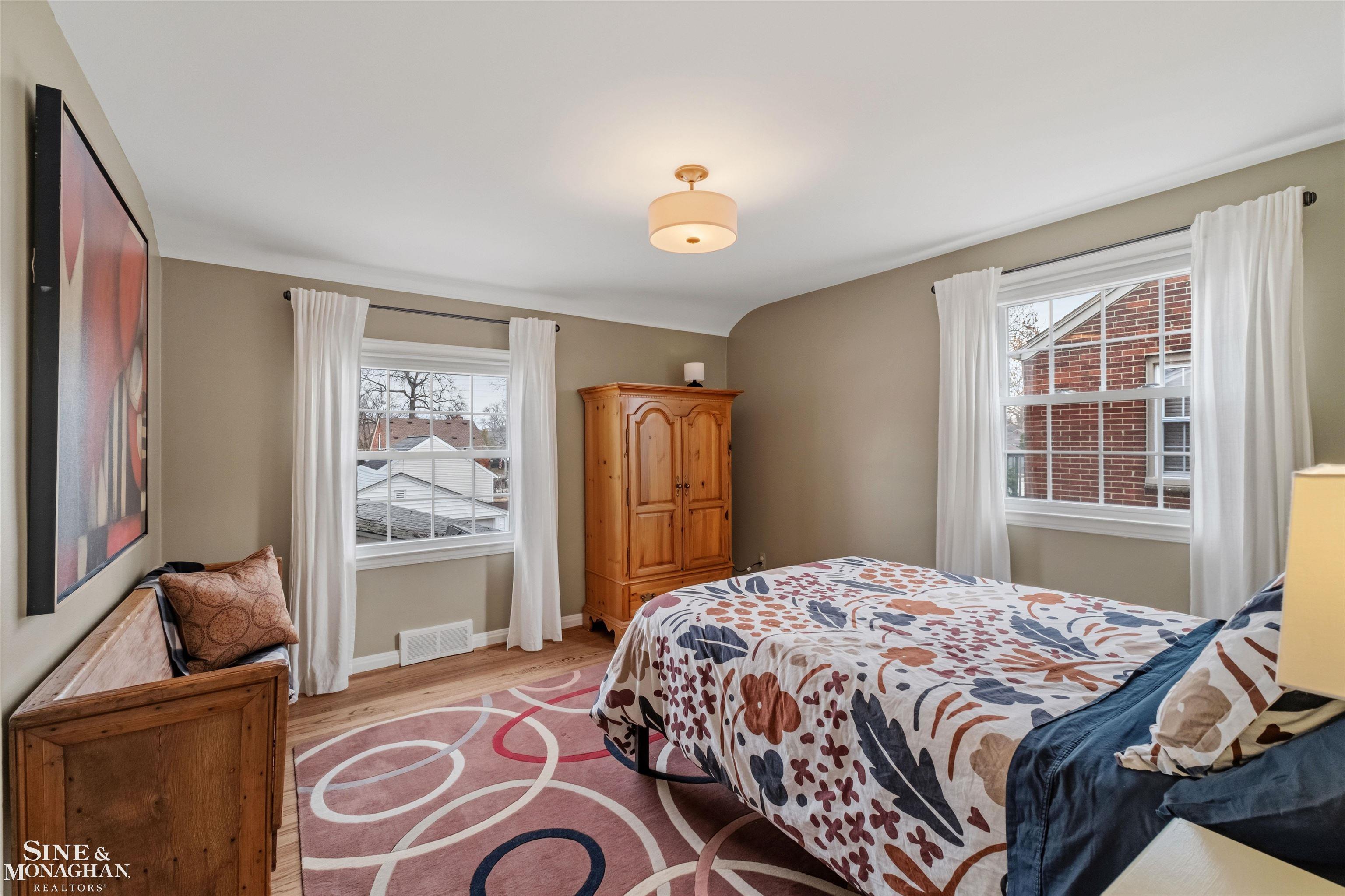 1800 Littlestone Road Grosse Pointe, MI 48236 - Photo 26 of 46 50202477-c9f277e7-47b2-4abd-9420-b5b858578778.JPG