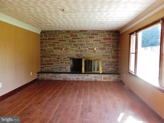 8940 Marshall Corner Road Pomfret, MD 20675 - Photo 6 of 19 Living Room