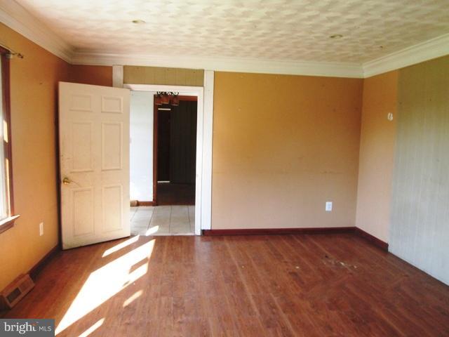 8940 Marshall Corner Road Pomfret, MD 20675 - Photo 7 of 19 Living Room