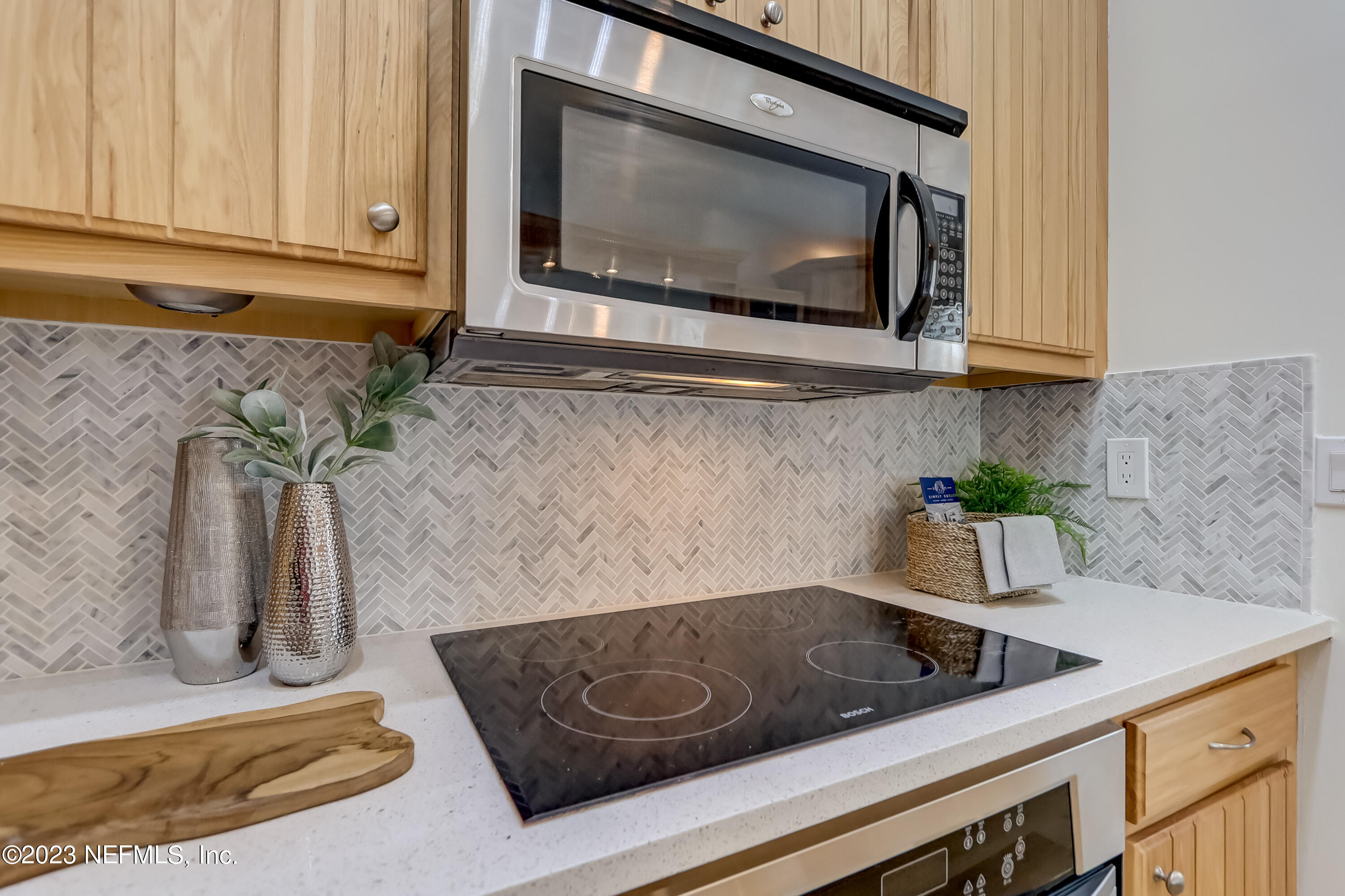 41 Turtleback Trail Ponte Vedra Beach, FL 32082 - Photo 15 of 41 a kitchen with a sink stove and microwave