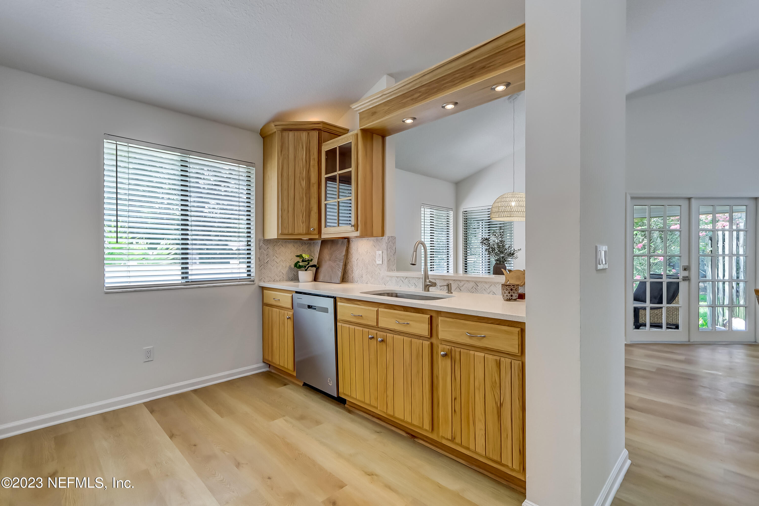 41 Turtleback Trail Ponte Vedra Beach, FL 32082 - Photo 16 of 41 a bathroom with a sink mirror and a bath tub