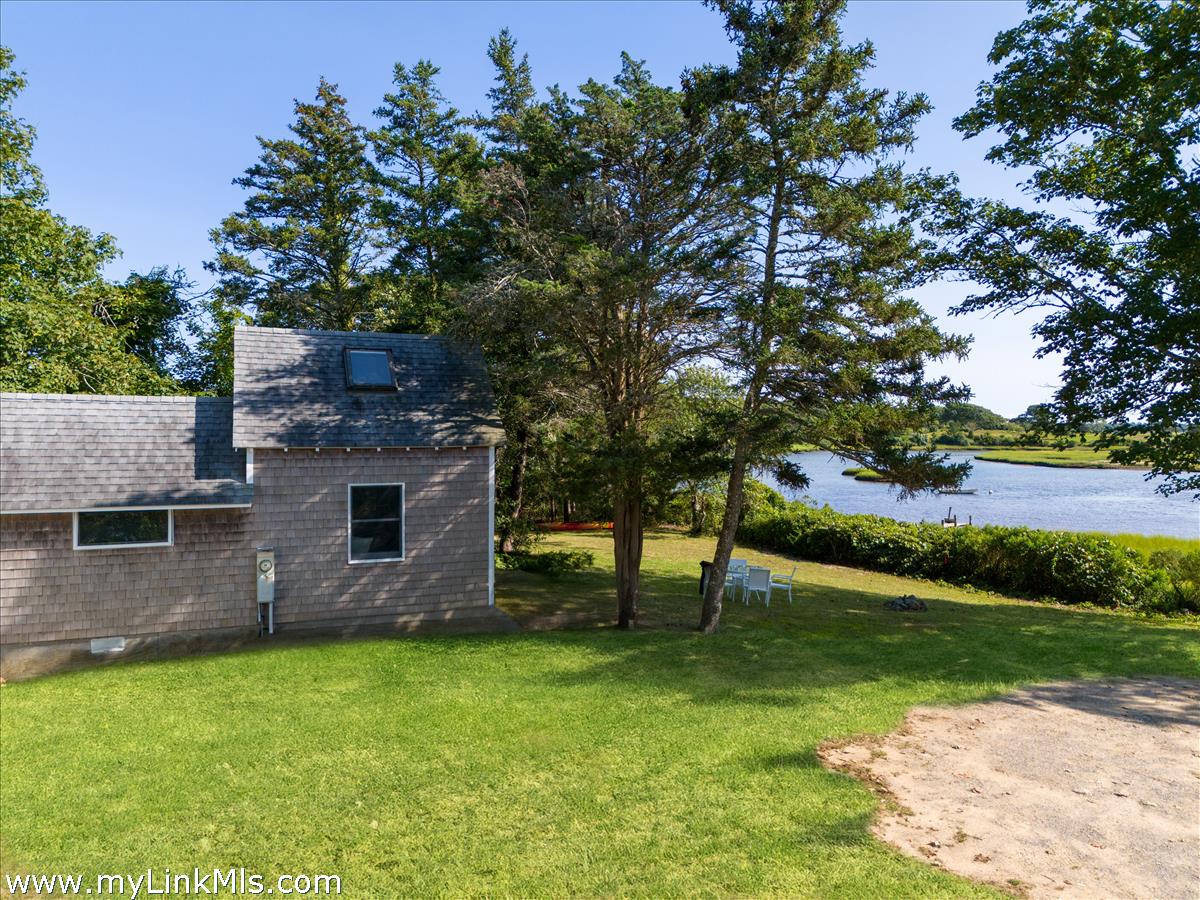 34 Edy's Island Way Chilmark, MA 02535 - Photo 35 of 46 Guest house