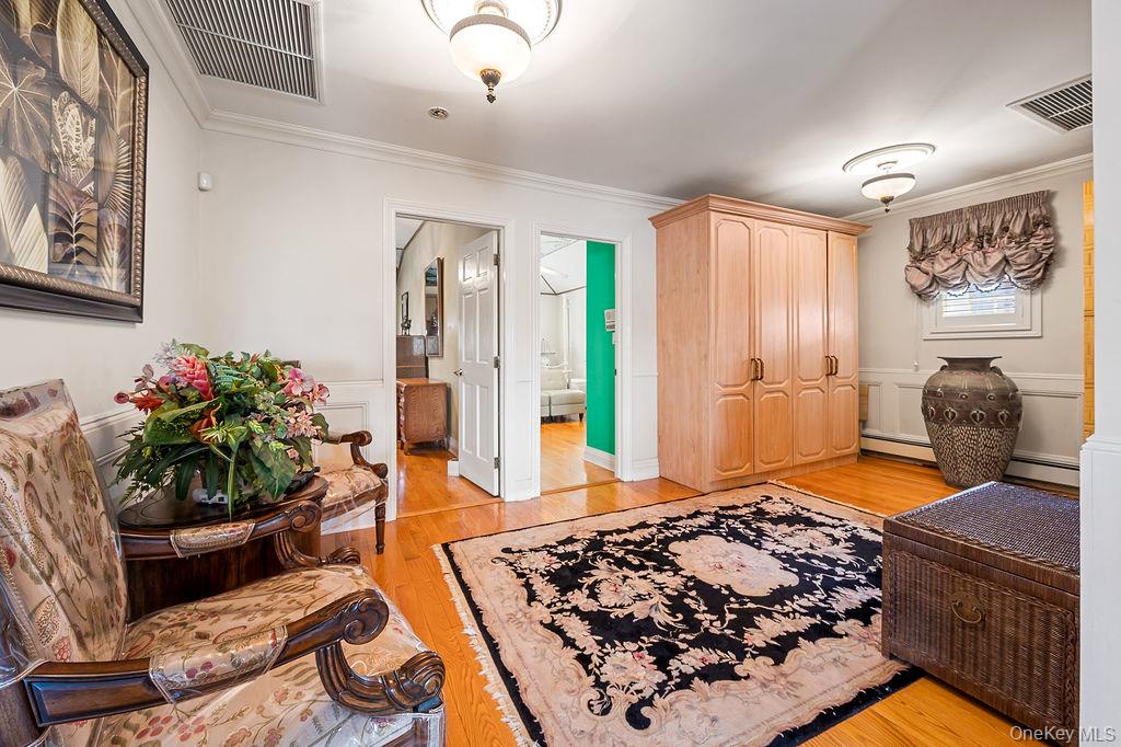 4 Point Crescent Queens, NY 11357 - Photo 24 of 39