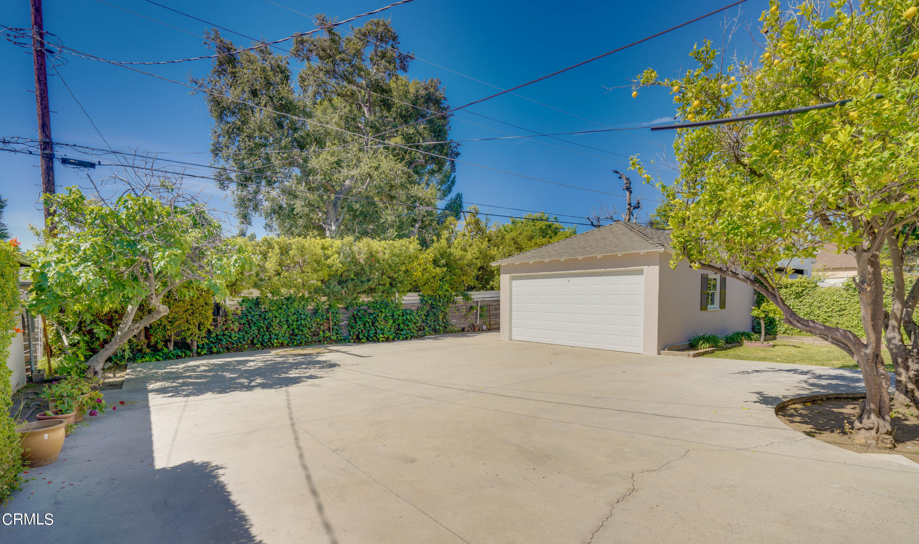 2540 Lambert Drive Pasadena, CA 91107 - Photo 28 of 30 a backyard of a house with lots of green space