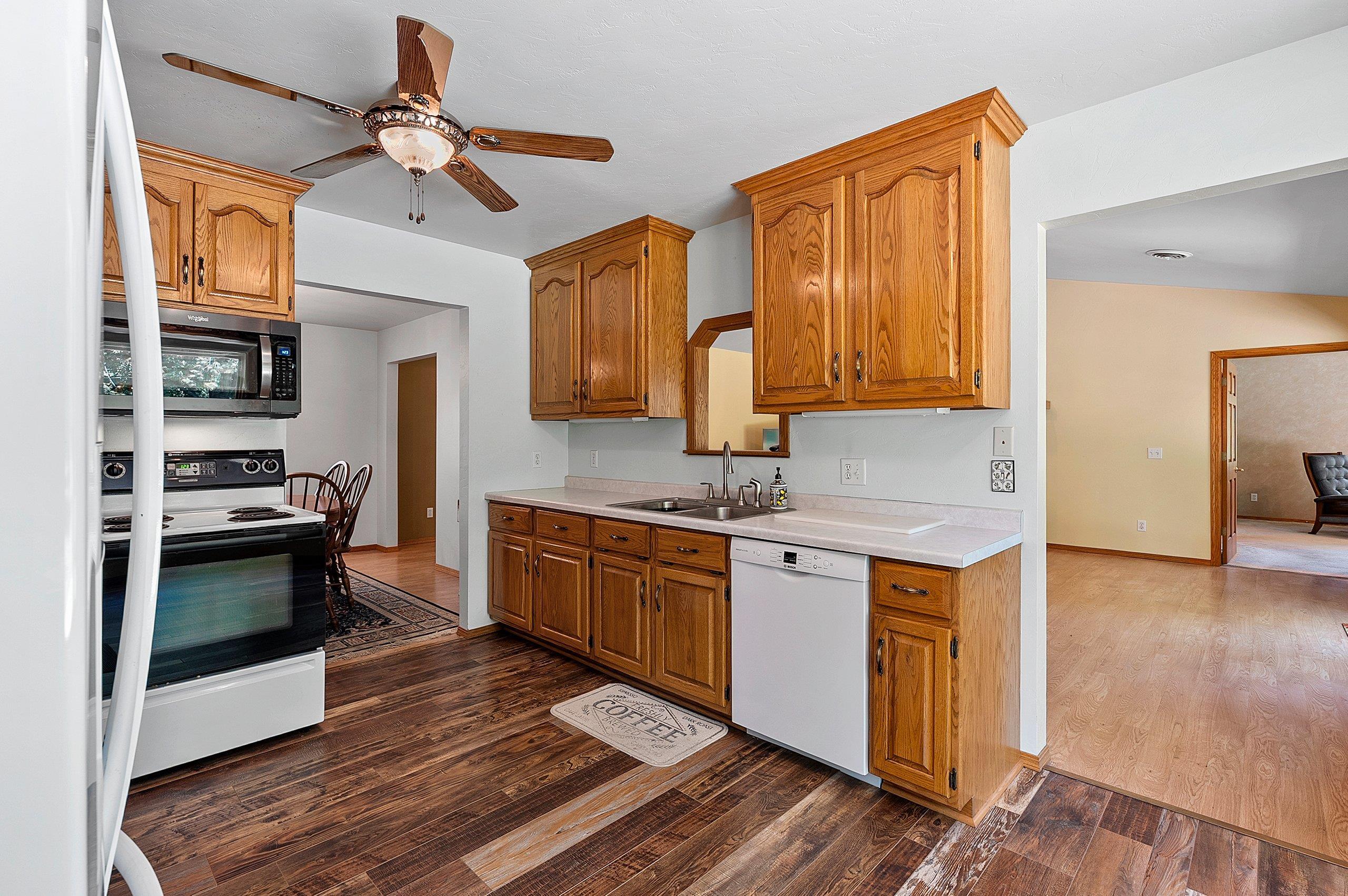 429 Jackson Street Oconto, WI 54153 - Photo 17 of 48