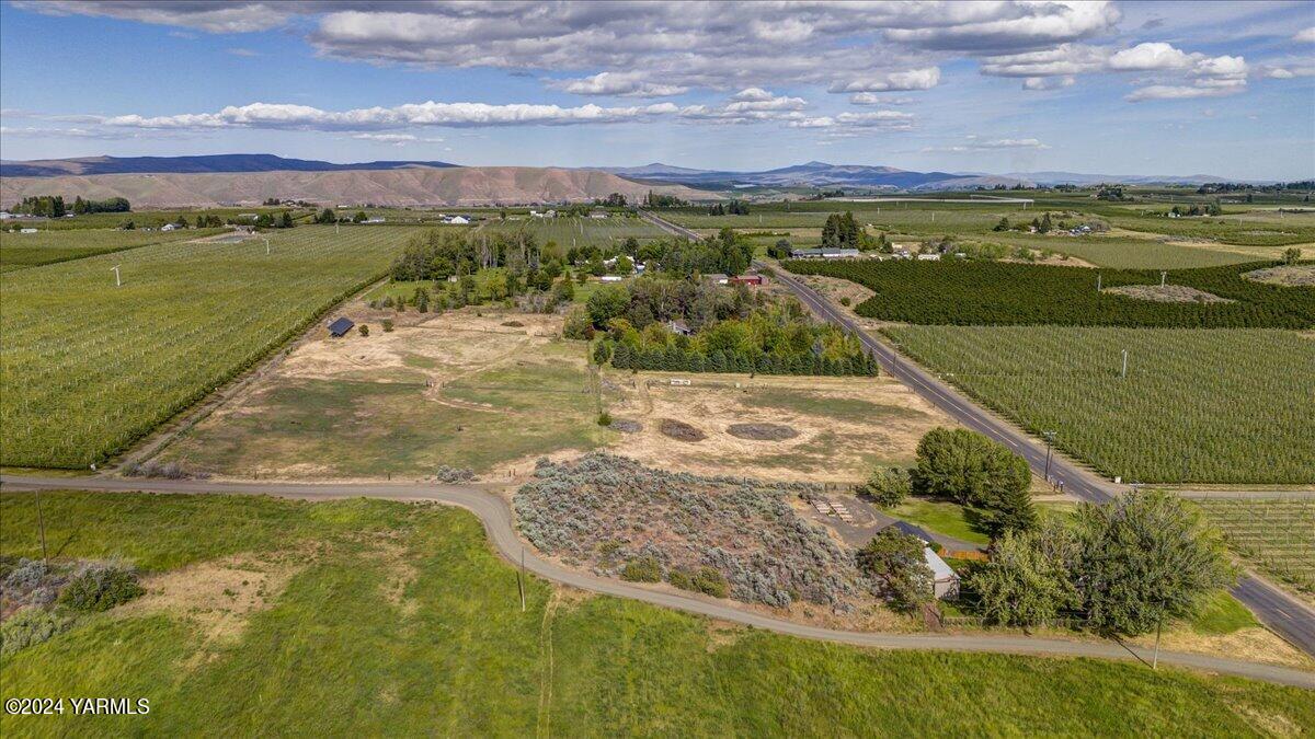 Nka Rosenkranz Road Tieton, WA 98947 - Photo 2 of 10 a view of an ocean view