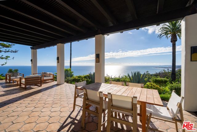 $10,995,000 | 21607 Rambla Vista, Malibu, CA 90265