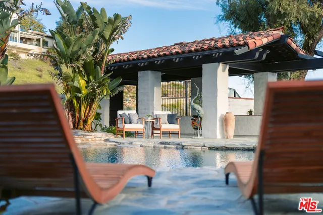 $10,995,000 | 21607 Rambla Vista, Malibu, CA 90265