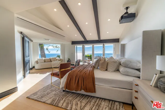 $10,995,000 | 21607 Rambla Vista, Malibu, CA 90265