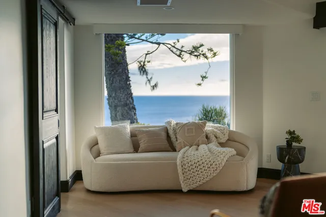 $10,995,000 | 21607 Rambla Vista, Malibu, CA 90265