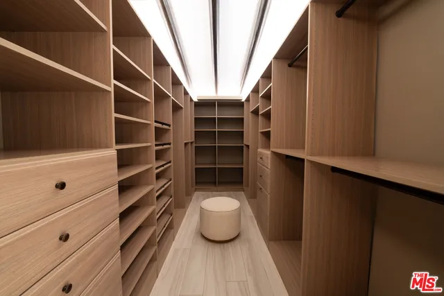 $10,995,000 | 21607 Rambla Vista, Malibu, CA 90265