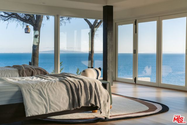 $10,995,000 | 21607 Rambla Vista, Malibu, CA 90265