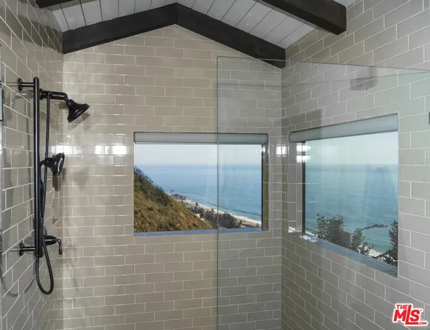 $10,995,000 | 21607 Rambla Vista, Malibu, CA 90265