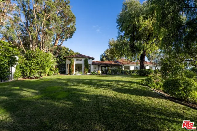 $10,995,000 | 21607 Rambla Vista, Malibu, CA 90265