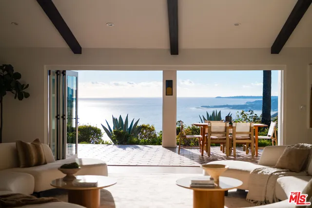 $10,995,000 | 21607 Rambla Vista, Malibu, CA 90265