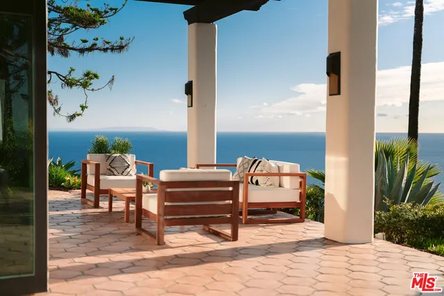 $10,995,000 | 21607 Rambla Vista, Malibu, CA 90265