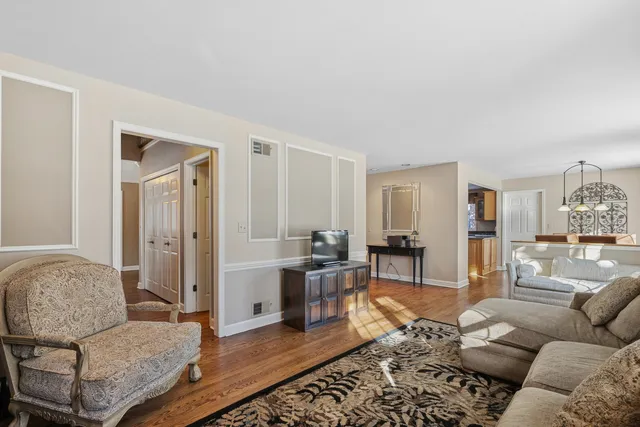 $749,000 | 14870 King Drive, Green Oaks, IL 60048