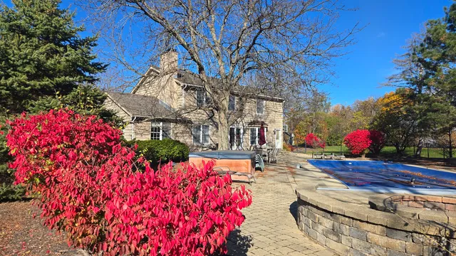 $749,000 | 14870 King Drive, Green Oaks, IL 60048