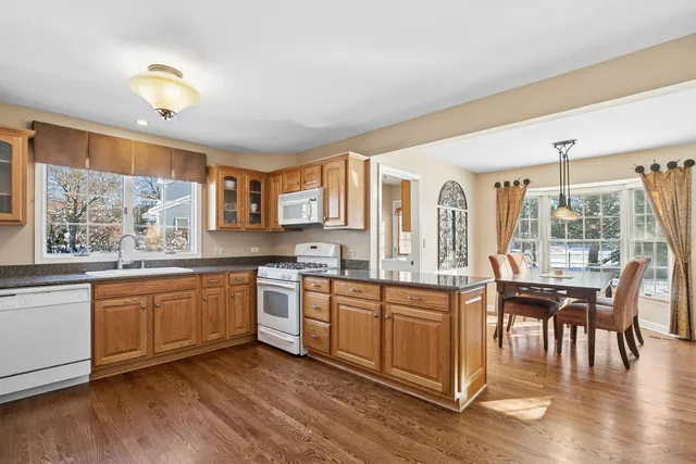 $749,000 | 14870 King Drive, Green Oaks, IL 60048