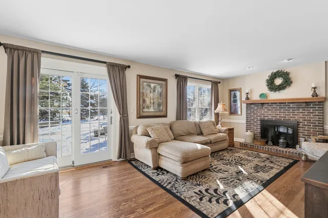 $749,000 | 14870 King Drive, Green Oaks, IL 60048