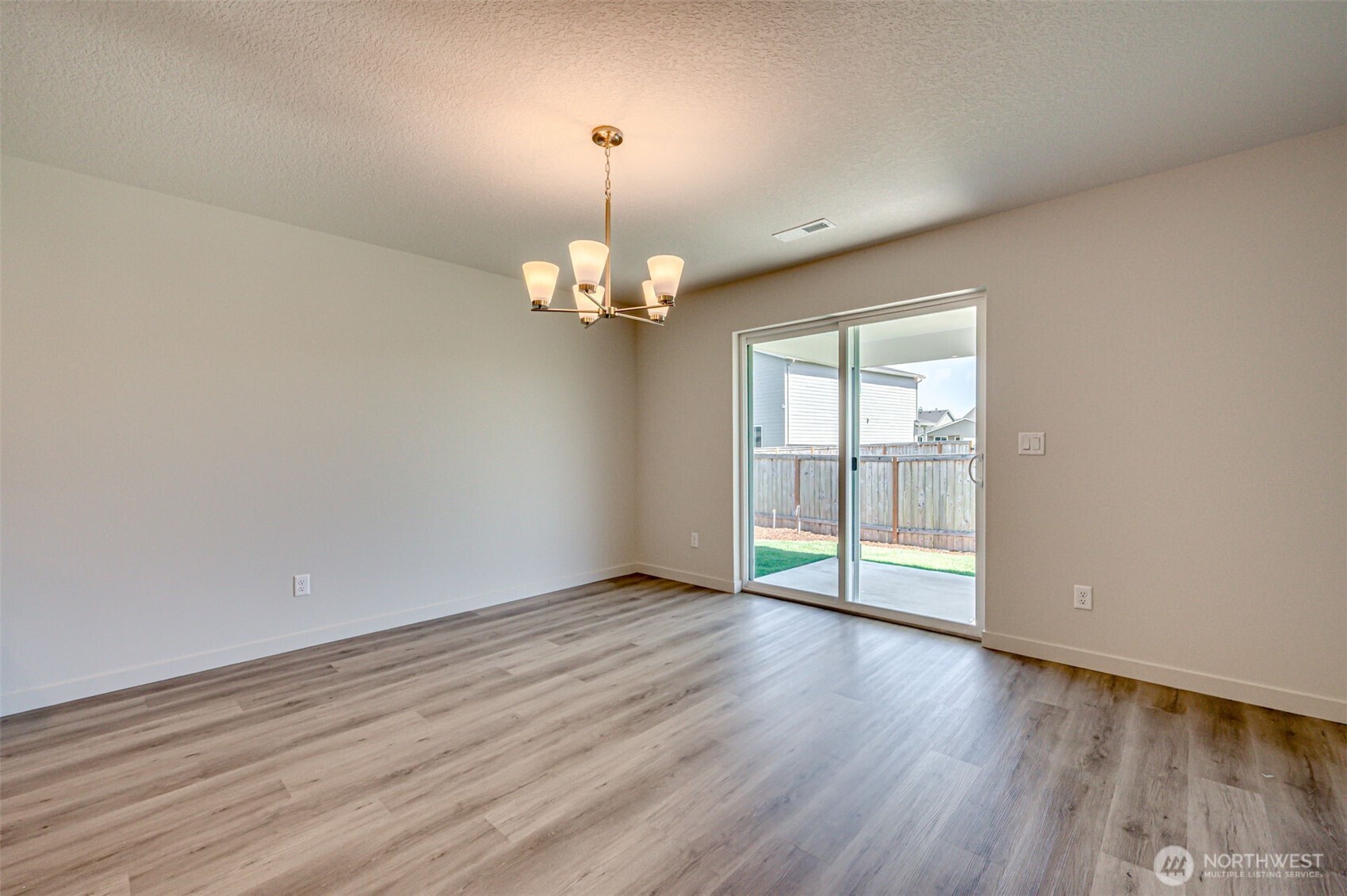2002 Henderson Way Longview, WA 98632 - Photo 10 of 40