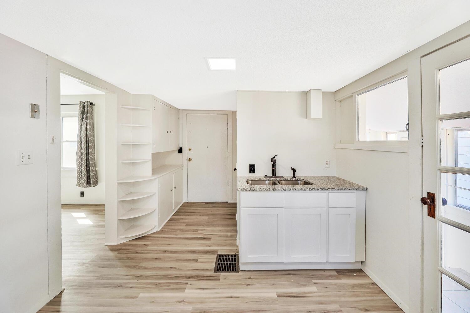 1647 South Main Street, Unit 2 Wichita, KS 67213 - Photo 11 of 36