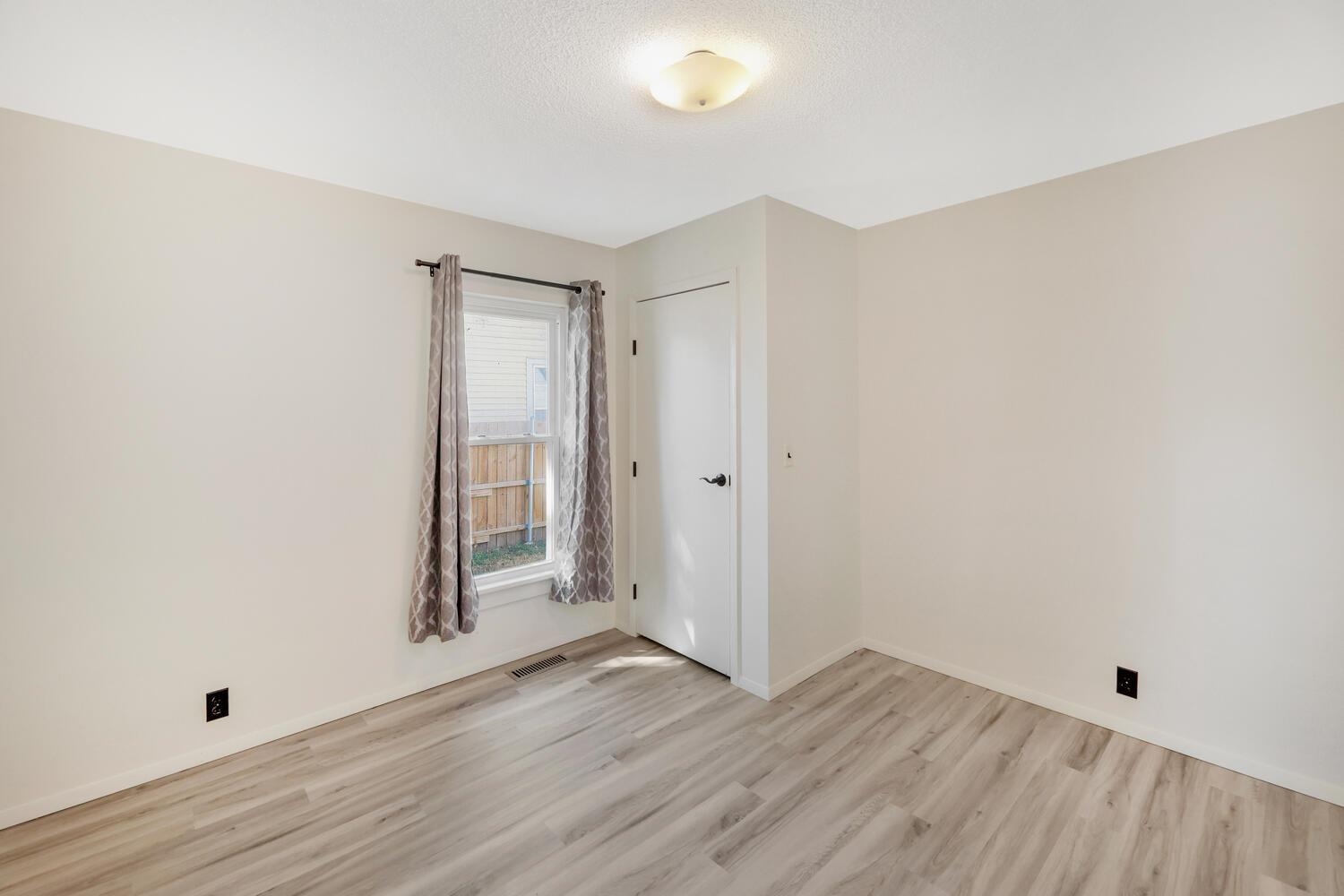 1647 South Main Street, Unit 2 Wichita, KS 67213 - Photo 14 of 36