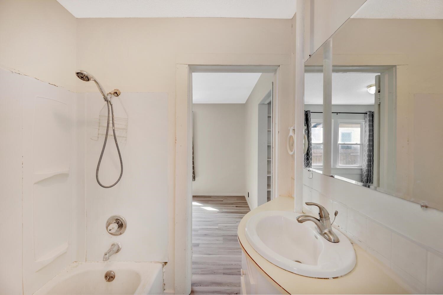 1647 South Main Street, Unit 2 Wichita, KS 67213 - Photo 18 of 36