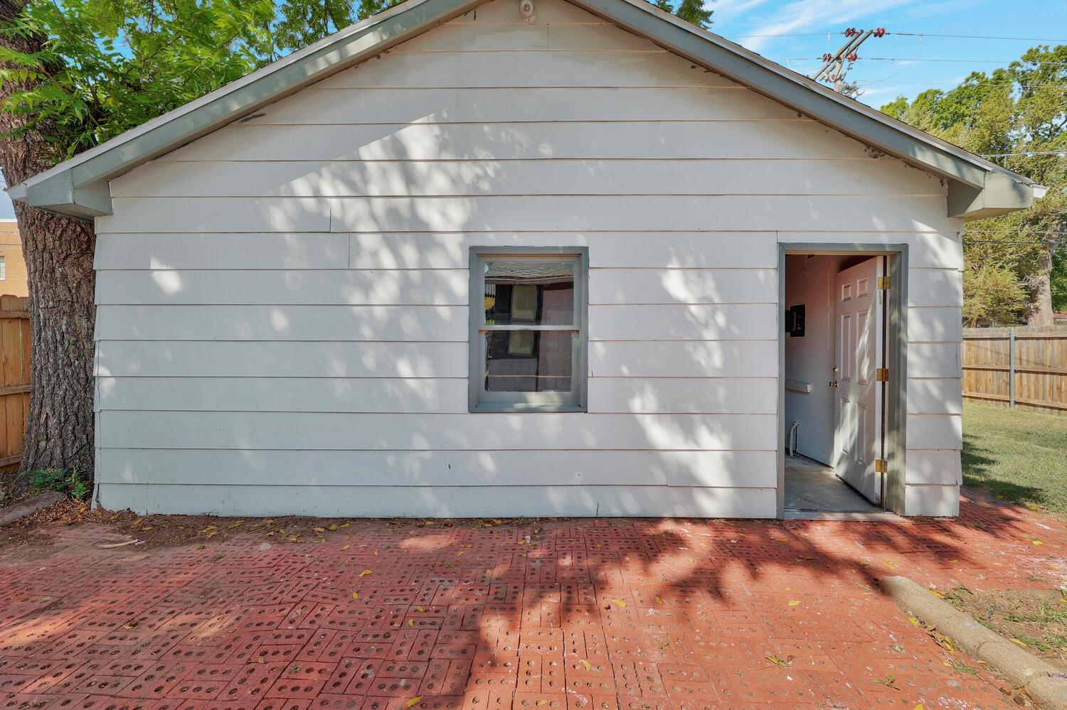 1647 South Main Street, Unit 2 Wichita, KS 67213 - Photo 34 of 36