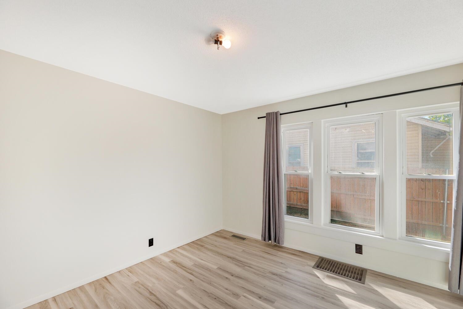 1647 South Main Street, Unit 2 Wichita, KS 67213 - Photo 5 of 36