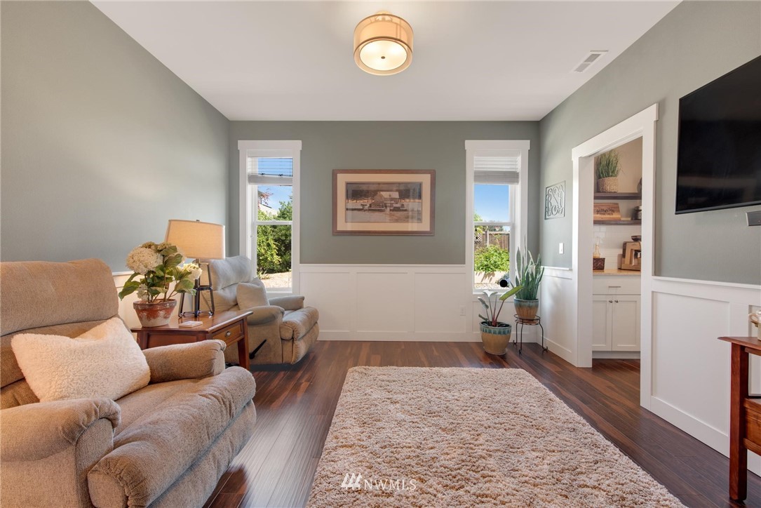 8114 119th Street East Puyallup, WA 98373 - Photo 13 of 33