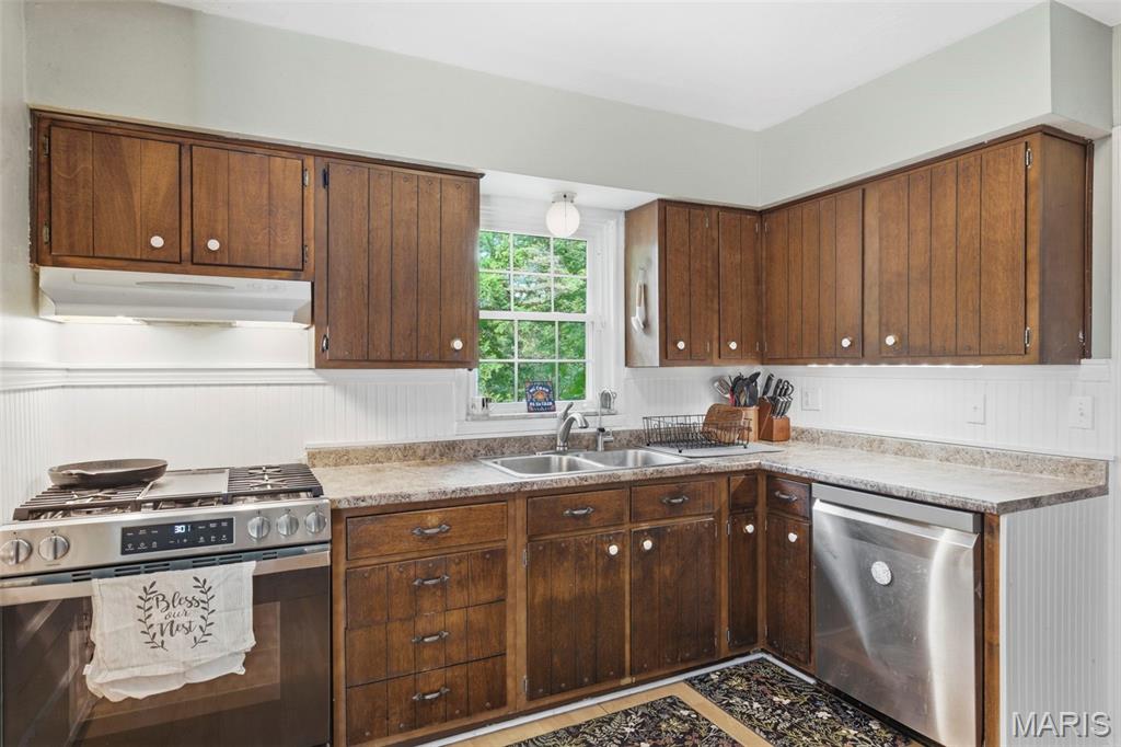 100 Calverton Road Calverton Park, MO 63135 - Photo 5 of 35
