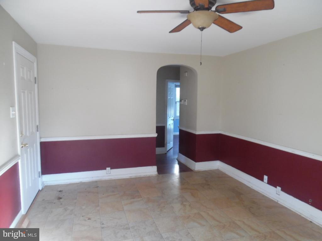 28 West County Line Road Hatboro, PA 19040 - Photo 3 of 24
