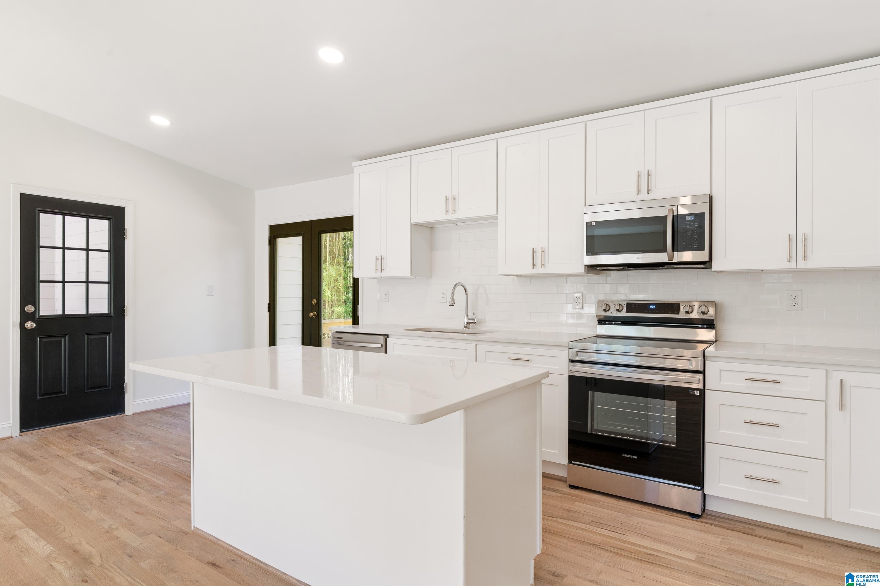 4004 Rock Ridge Road Birmingham, AL 35210 - Photo 8 of 24