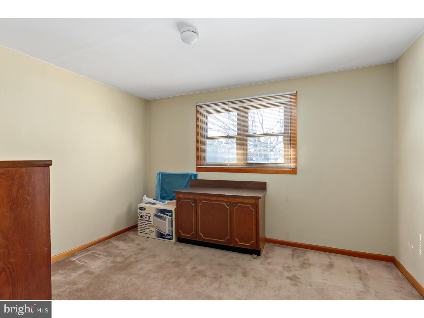 522 Heulings Avenue Riverside, NJ 08075 - Photo 14 of 22 a room with furniture and windows