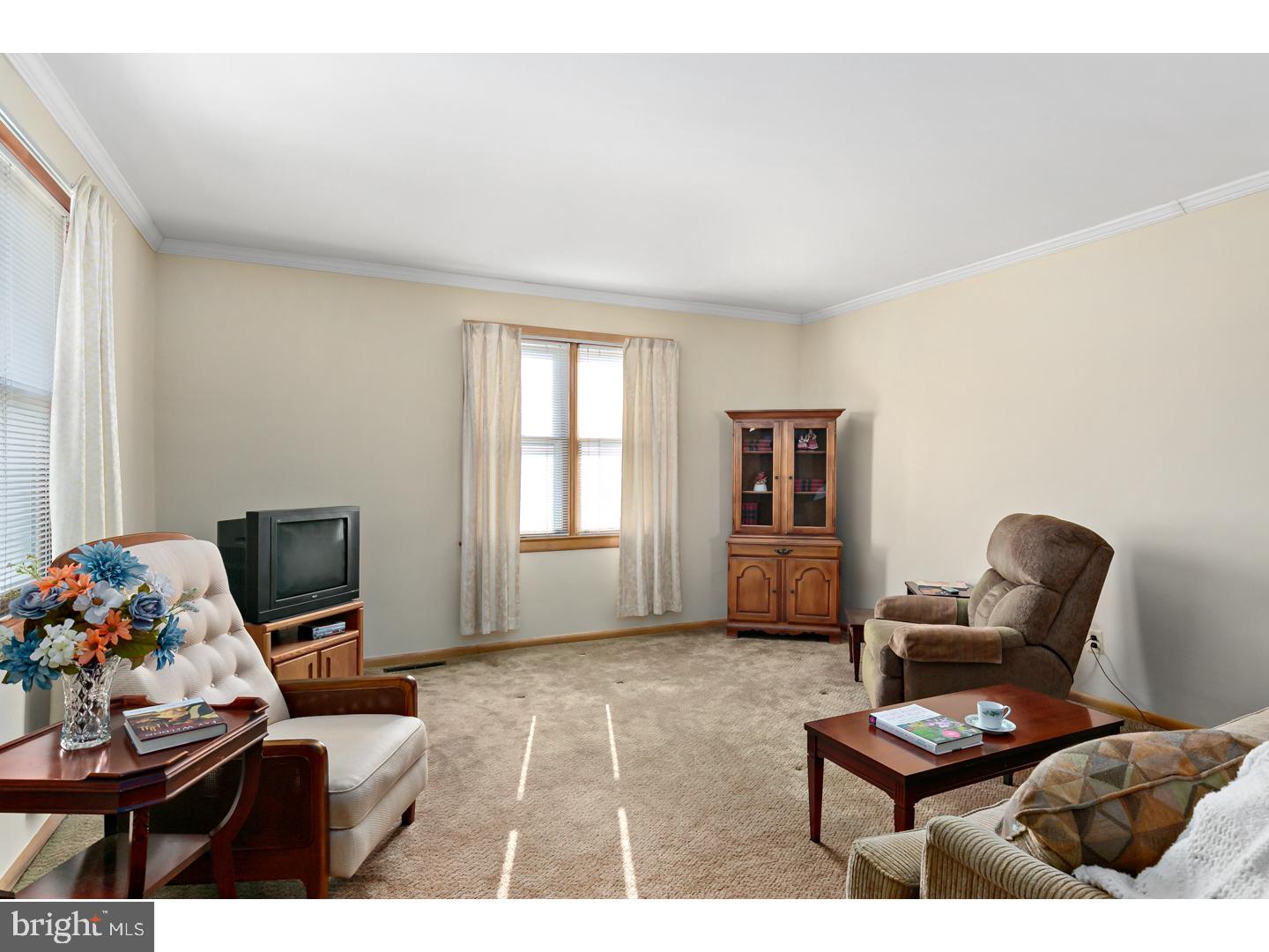 522 Heulings Avenue Riverside, NJ 08075 - Photo 3 of 22 a bedroom with furniture and a window