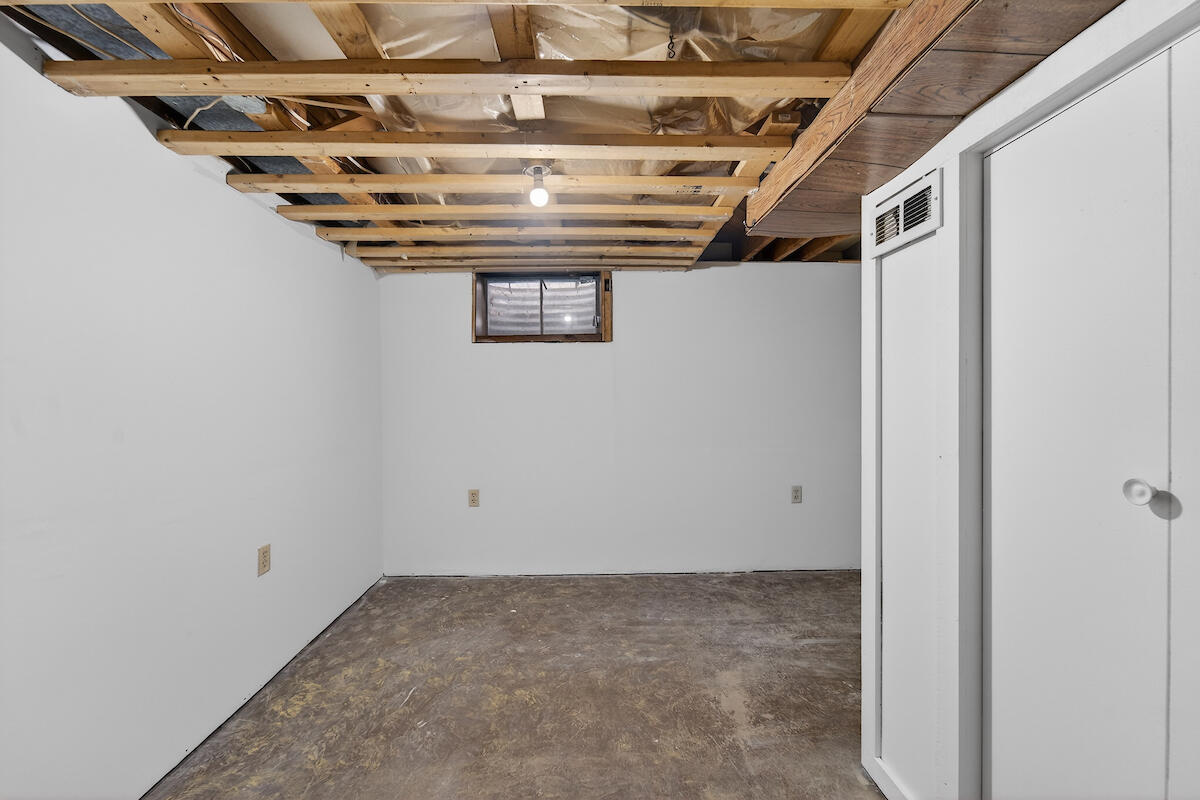 2430 Orchard Street Racine, WI 53405 - Photo 16 of 23 LOWER